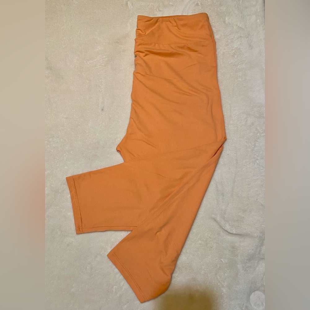 Amelia Rose Capri Leggings